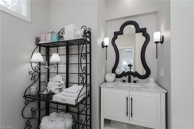 13598 Snapper LN, Naples, FL 34114