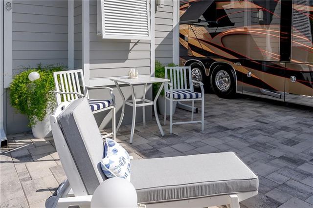 13598 Snapper LN, Naples, FL 34114