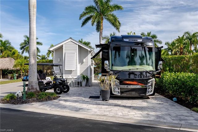 13598 Snapper LN, Naples, FL 34114