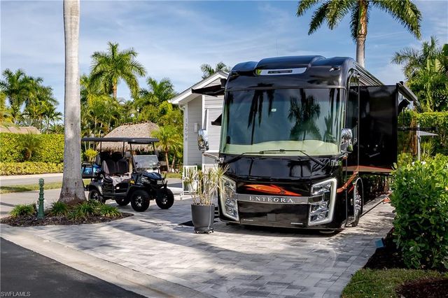 13598 Snapper LN, Naples, FL 34114