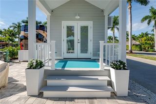 13598 Snapper LN, Naples, FL 34114