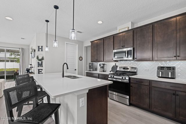 1865 AMBERLY Drive, Middleburg, FL 32068