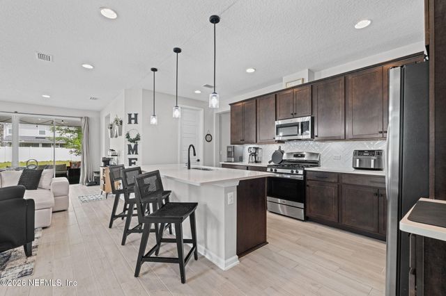 1865 AMBERLY Drive, Middleburg, FL 32068