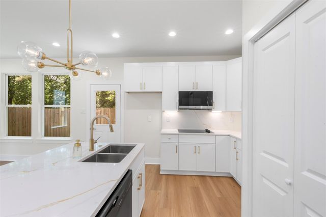 1275 Dewalt Street, Houston, TX 77088