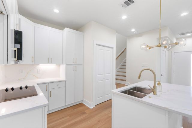 1275 Dewalt Street, Houston, TX 77088