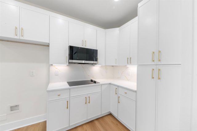1275 Dewalt Street, Houston, TX 77088