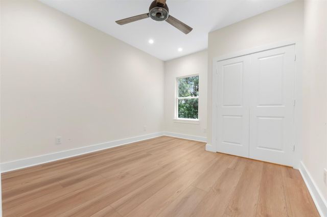 1275 Dewalt Street, Houston, TX 77088