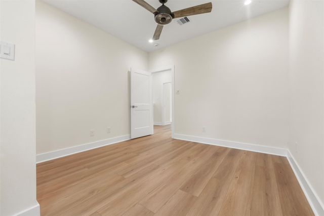 1275 Dewalt Street, Houston, TX 77088