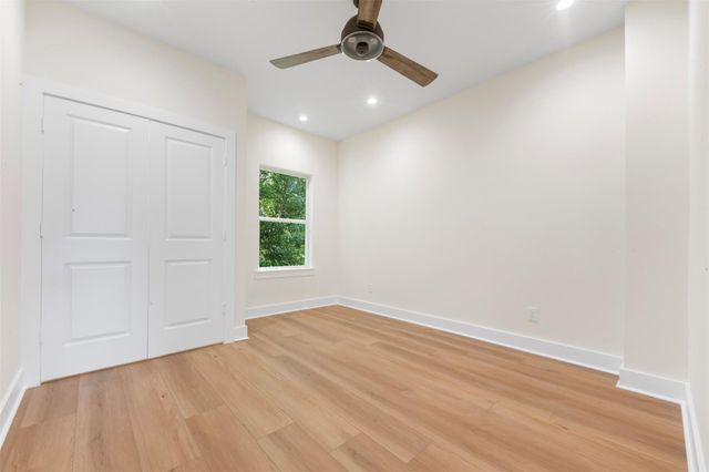 1275 Dewalt Street, Houston, TX 77088