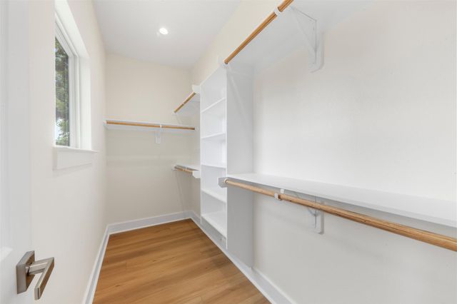 1275 Dewalt Street, Houston, TX 77088