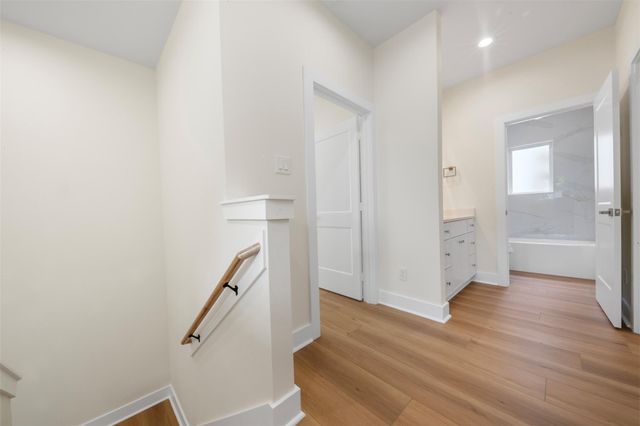 1275 Dewalt Street, Houston, TX 77088