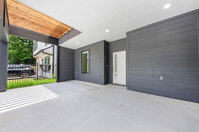 1275 Dewalt Street, Houston, TX 77088