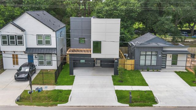 1275 Dewalt Street, Houston, TX 77088
