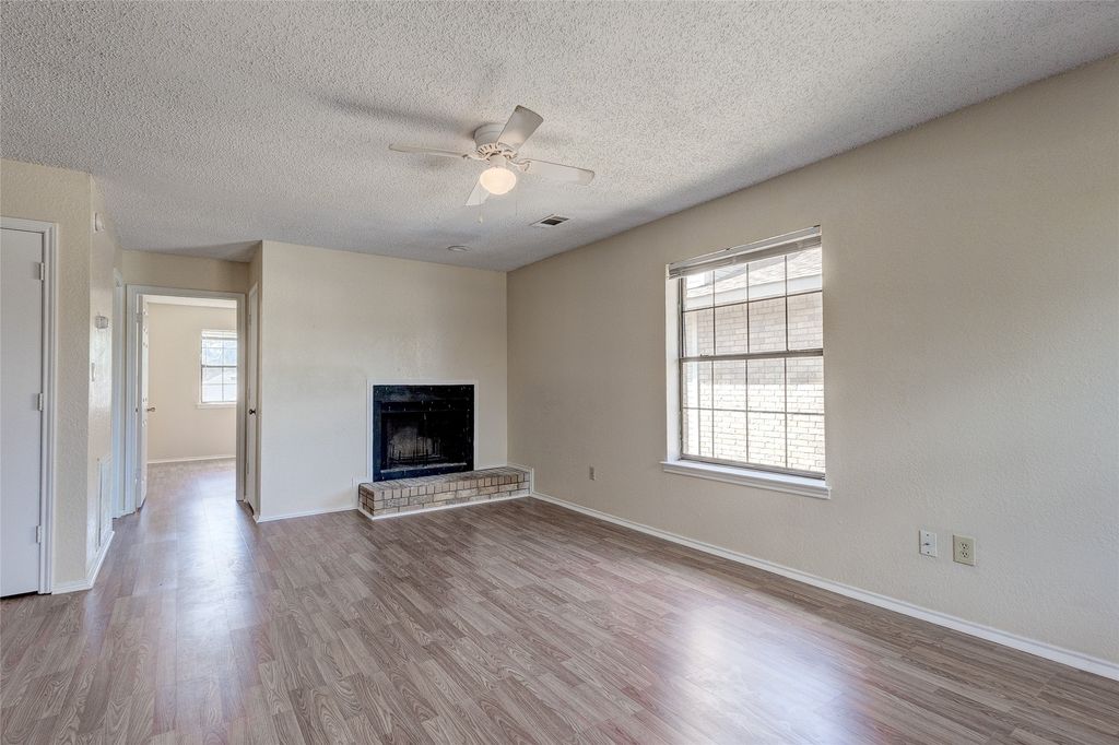 209 W Trinity Street, Forney, TX 75126