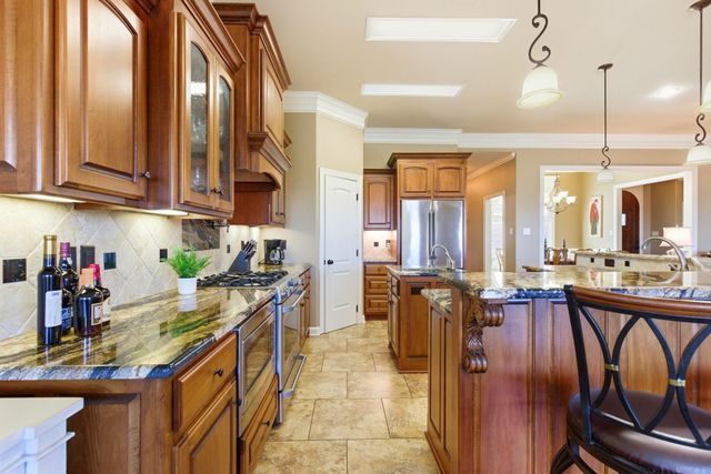 108 Crestview Drive, Maumelle, AR 72113