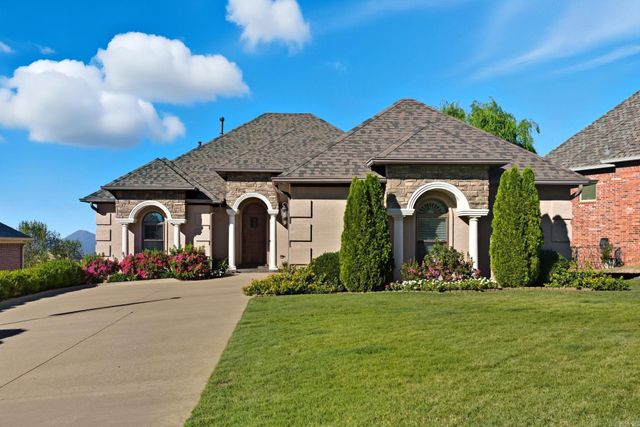 108 Crestview Drive, Maumelle, AR 72113