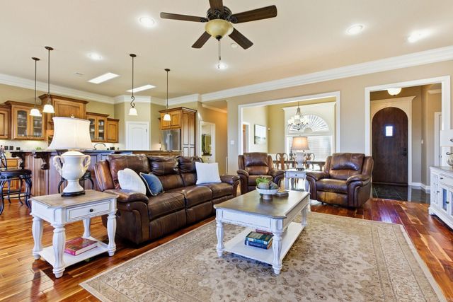 108 Crestview Drive, Maumelle, AR 72113