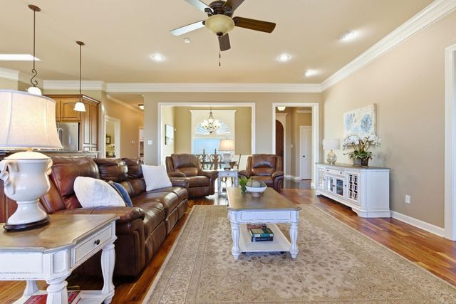 108 Crestview Drive, Maumelle, AR 72113