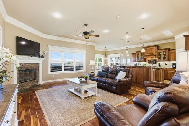 108 Crestview Drive, Maumelle, AR 72113