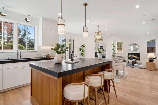 739-741 Linden Avenue, Burlingame, CA 94010