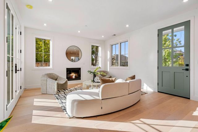 739-741 Linden Avenue, Burlingame, CA 94010