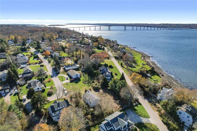 86 Spanker Street, Jamestown, RI 02835