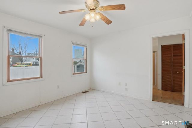 1009 East Broadway, Milford, CT 06460