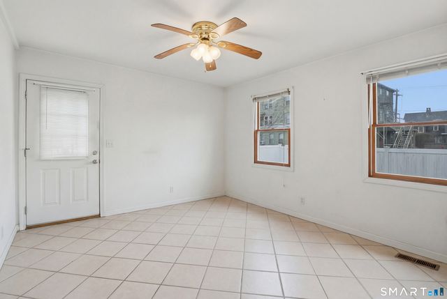 1009 East Broadway, Milford, CT 06460