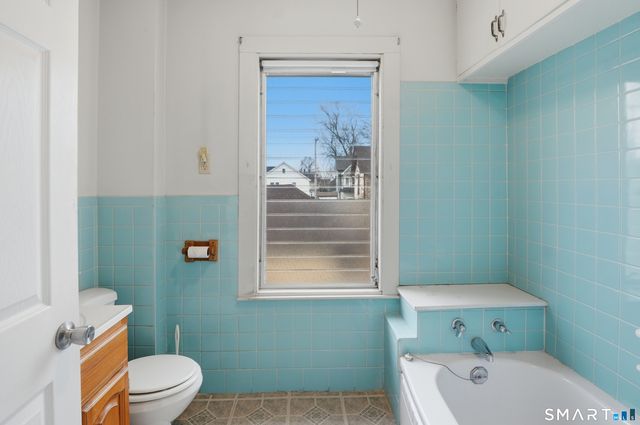 1009 East Broadway, Milford, CT 06460