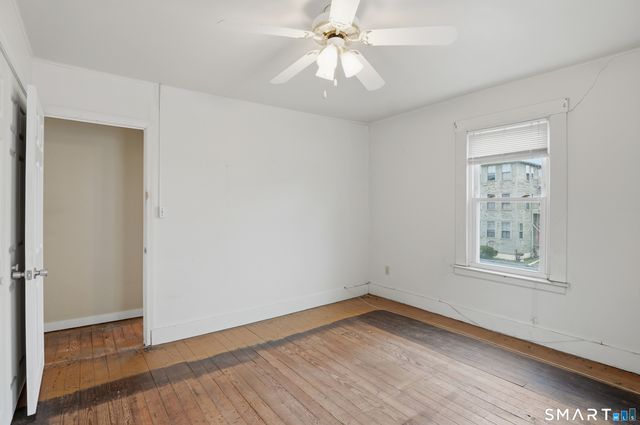 1009 East Broadway, Milford, CT 06460