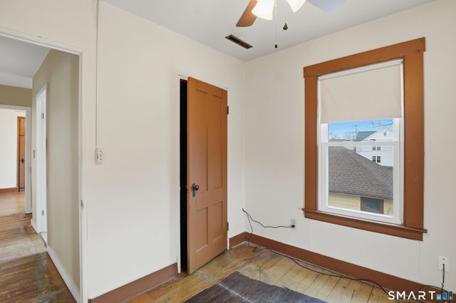 1009 East Broadway, Milford, CT 06460