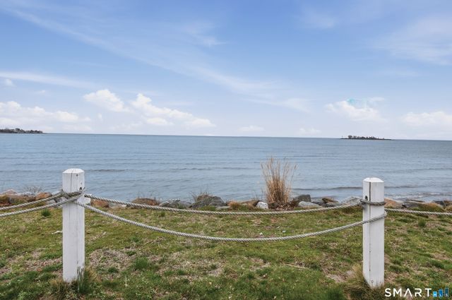 1009 East Broadway, Milford, CT 06460