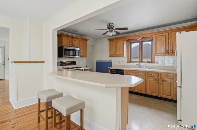 1009 East Broadway, Milford, CT 06460