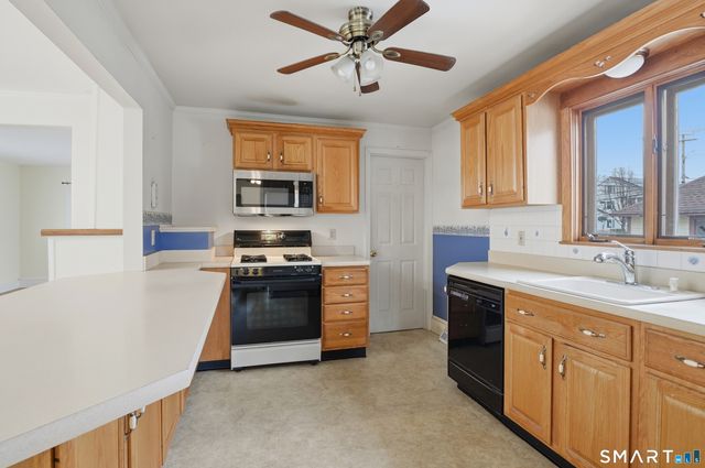 1009 East Broadway, Milford, CT 06460