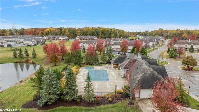 22059 Aberdeen Drive 71, Macomb, MI 48042