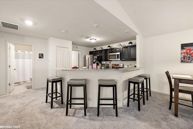 22059 Aberdeen Drive 71, Macomb, MI 48042