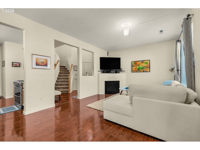 3201 Se ROBIN Cir, Hillsboro, OR 97123