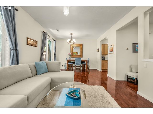 3201 Se ROBIN Cir, Hillsboro, OR 97123