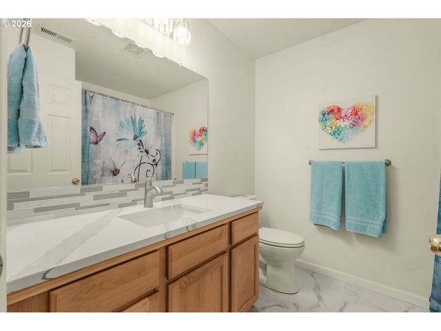 3201 Se ROBIN Cir, Hillsboro, OR 97123