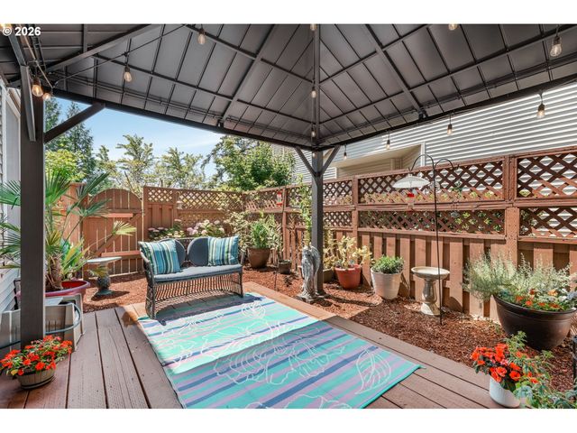 3201 Se ROBIN Cir, Hillsboro, OR 97123
