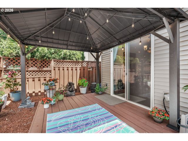 3201 Se ROBIN Cir, Hillsboro, OR 97123