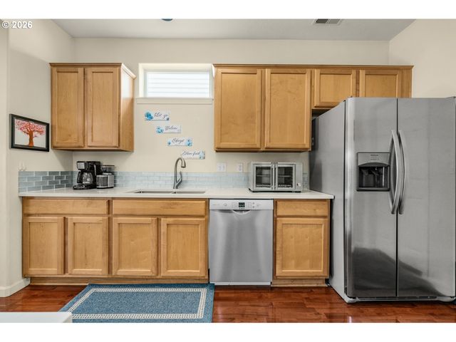 3201 Se ROBIN Cir, Hillsboro, OR 97123