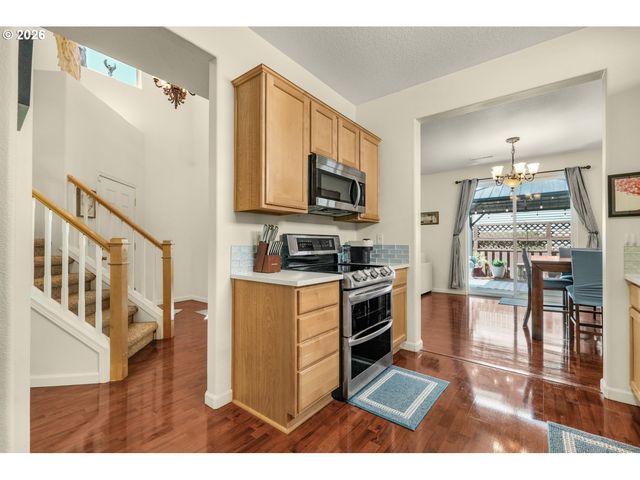 3201 Se ROBIN Cir, Hillsboro, OR 97123
