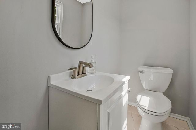 1224 PLEASANT VALLEY DR, Catonsville, MD 21228