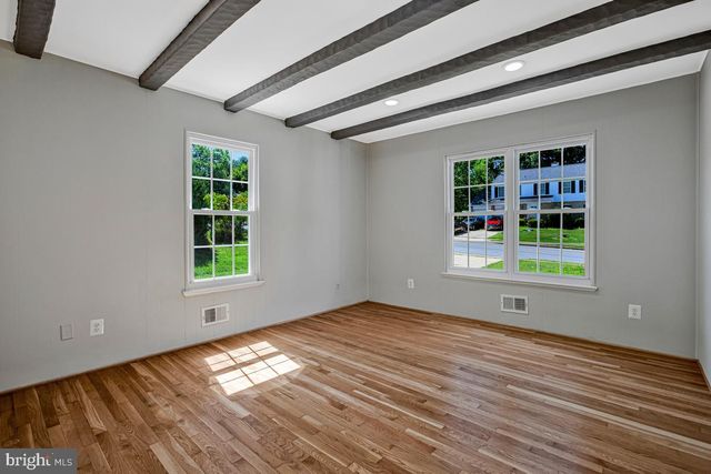 1224 PLEASANT VALLEY DR, Catonsville, MD 21228