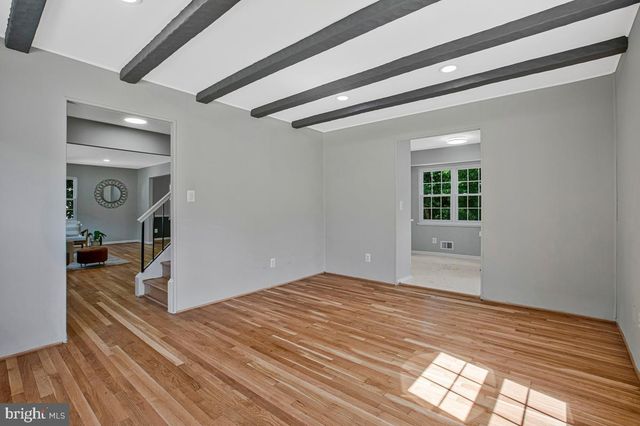 1224 PLEASANT VALLEY DR, Catonsville, MD 21228