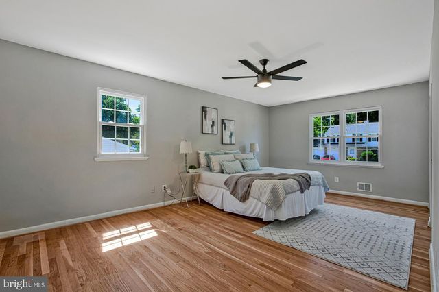 1224 PLEASANT VALLEY DR, Catonsville, MD 21228