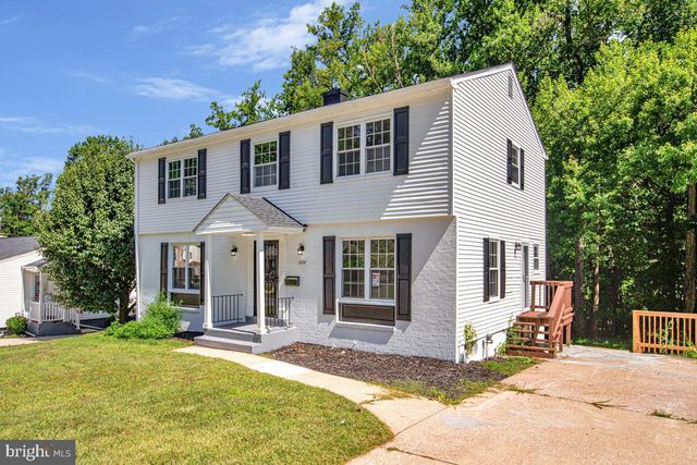 1224 PLEASANT VALLEY DR, Catonsville, MD 21228