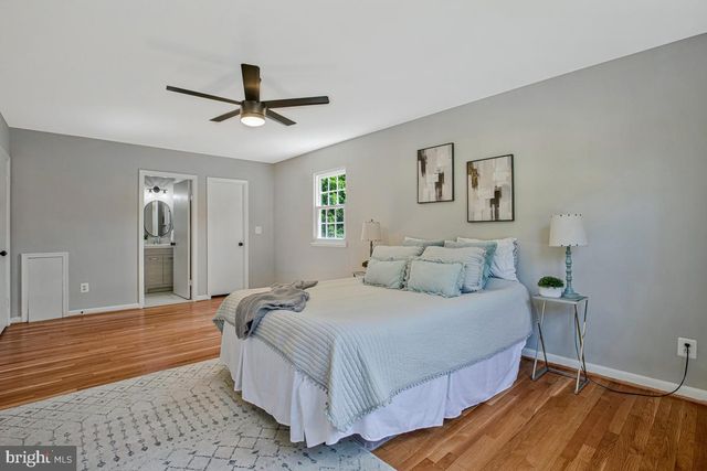 1224 PLEASANT VALLEY DR, Catonsville, MD 21228