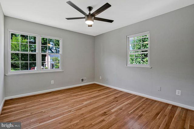 1224 PLEASANT VALLEY DR, Catonsville, MD 21228